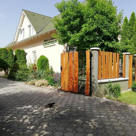 Imola És Andrea Apartmanház Hajdúszoboszló Exterior foto