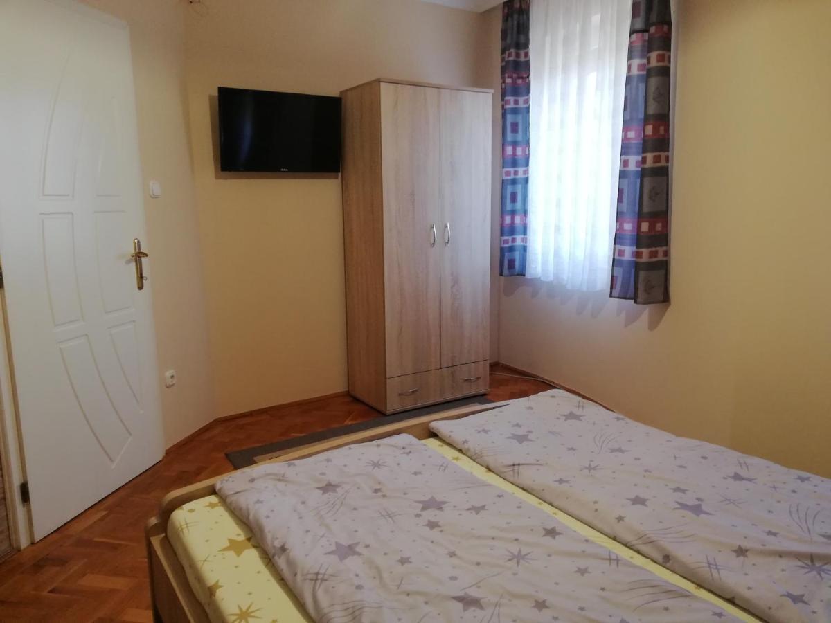 Imola És Andrea Apartmanház Hajdúszoboszló Exterior foto