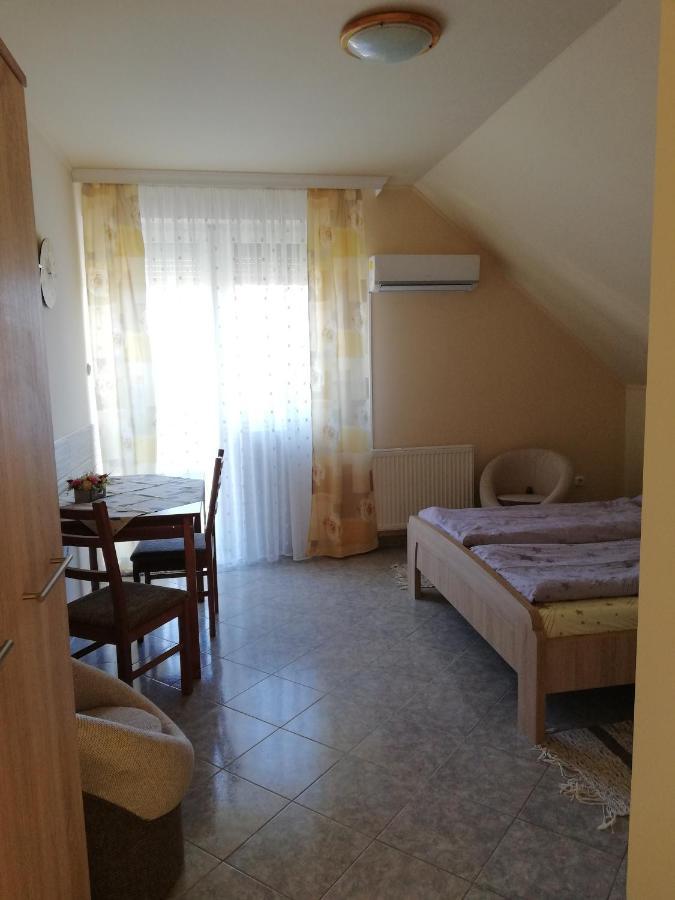 Imola És Andrea Apartmanház Hajdúszoboszló Exterior foto