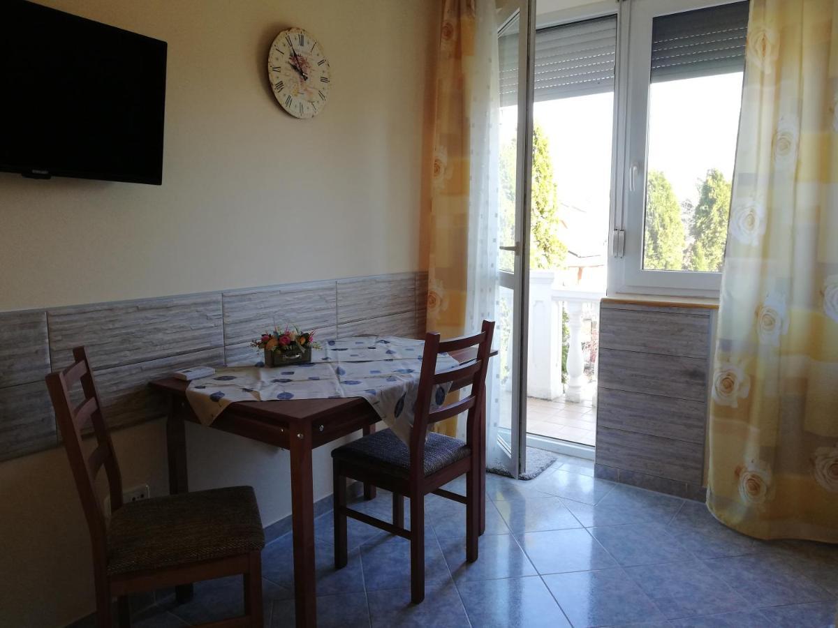 Imola És Andrea Apartmanház Hajdúszoboszló Exterior foto