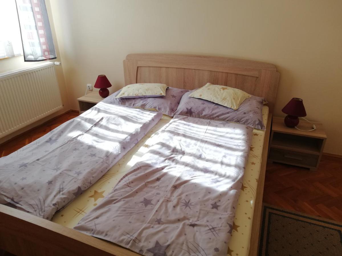 Imola És Andrea Apartmanház Hajdúszoboszló Exterior foto