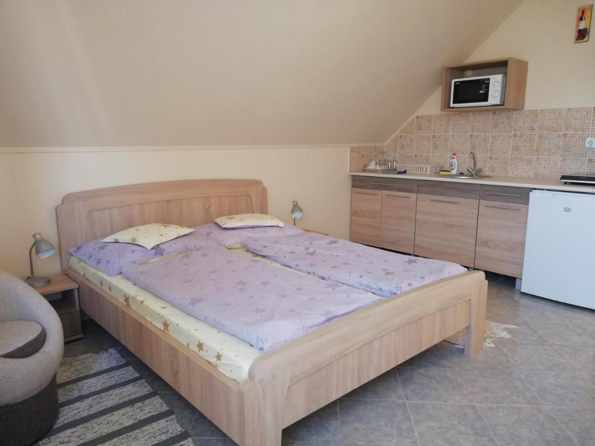 Imola És Andrea Apartmanház Hajdúszoboszló Exterior foto