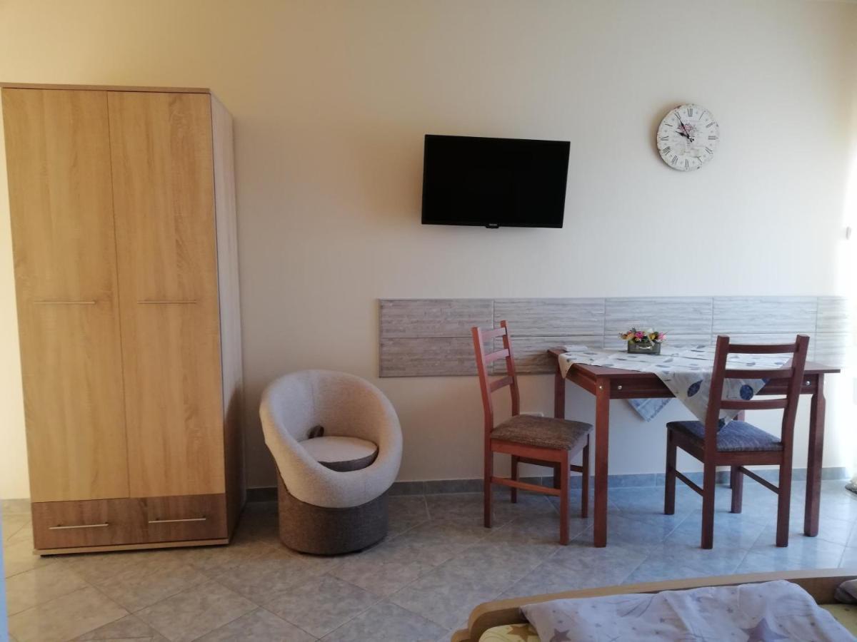 Imola És Andrea Apartmanház Hajdúszoboszló Exterior foto