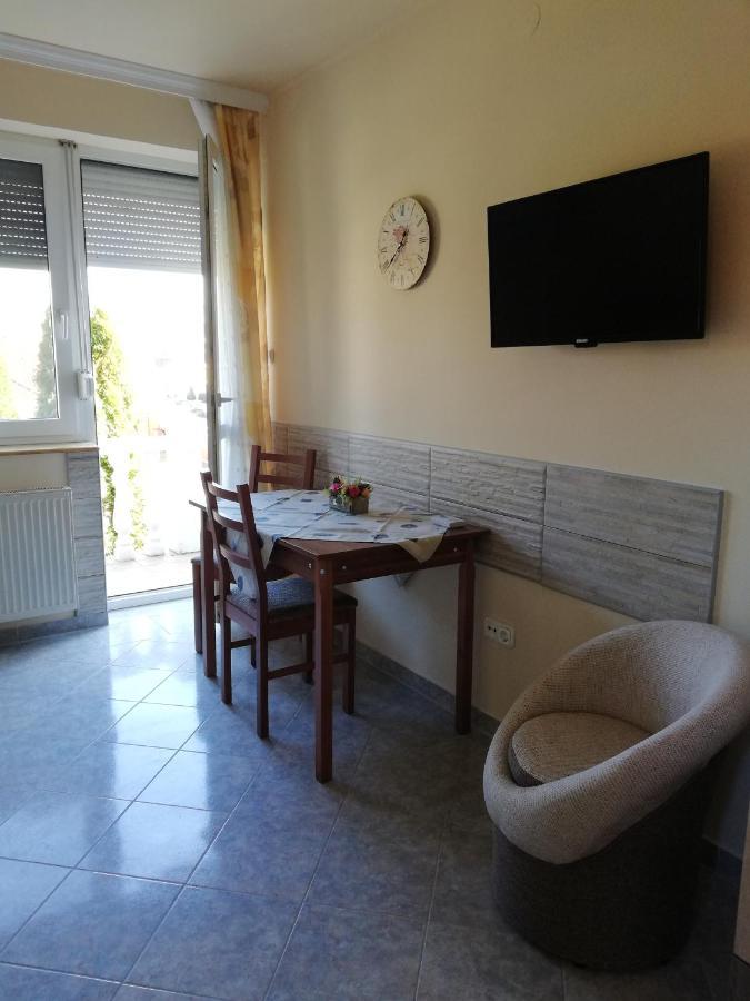 Imola És Andrea Apartmanház Hajdúszoboszló Exterior foto