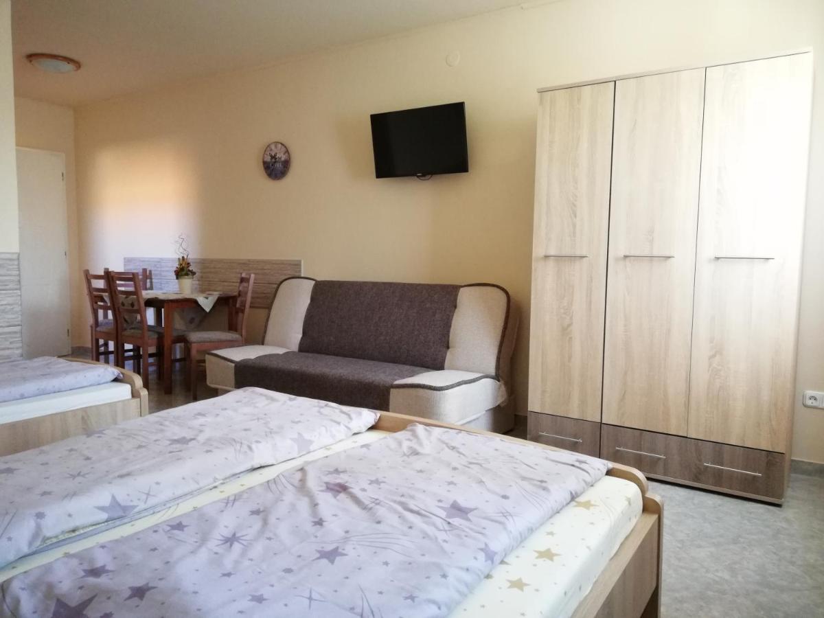 Imola És Andrea Apartmanház Hajdúszoboszló Exterior foto