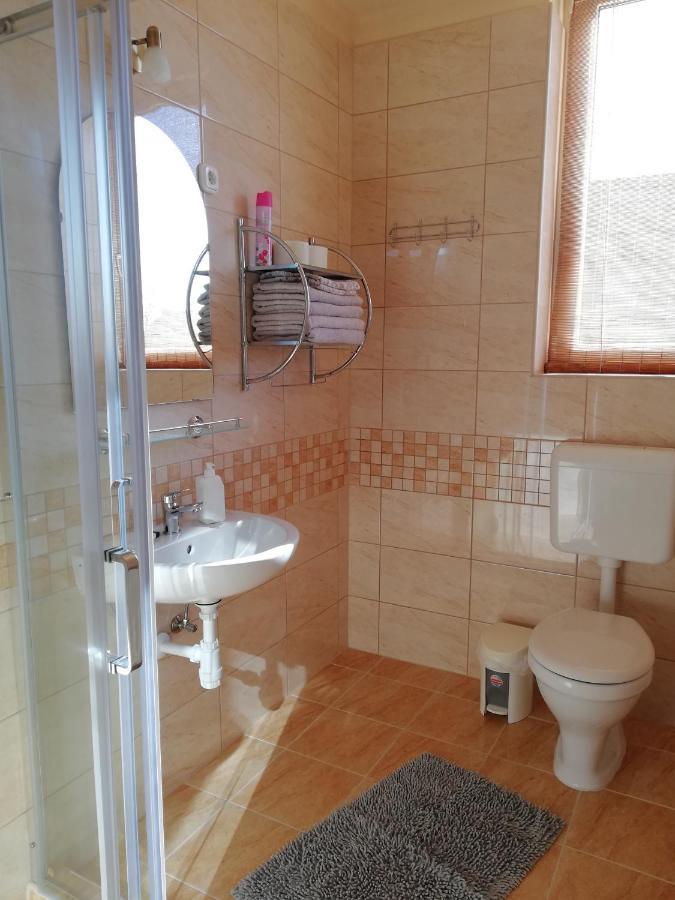 Imola És Andrea Apartmanház Hajdúszoboszló Exterior foto