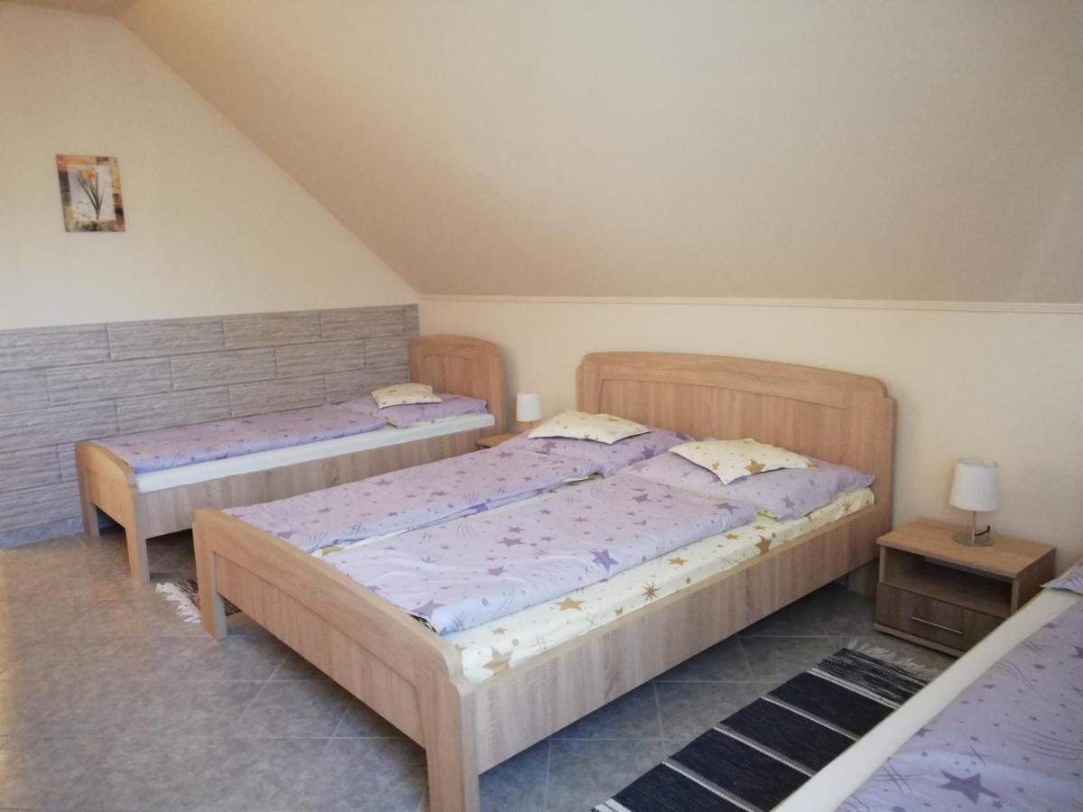 Imola És Andrea Apartmanház Hajdúszoboszló Exterior foto