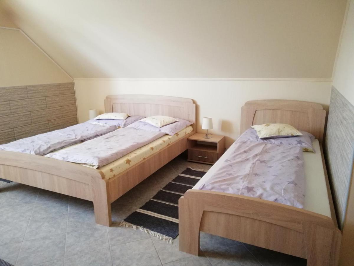 Imola És Andrea Apartmanház Hajdúszoboszló Exterior foto