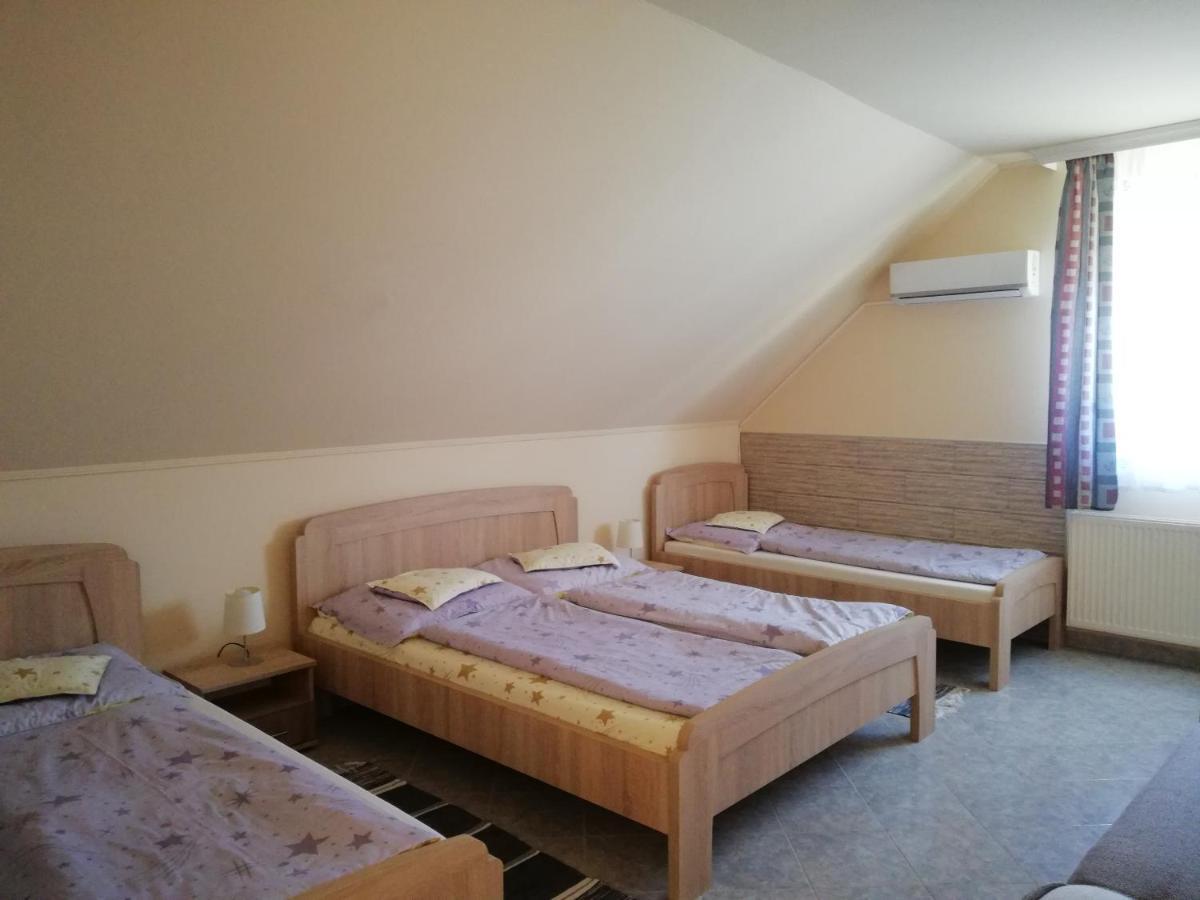 Imola És Andrea Apartmanház Hajdúszoboszló Exterior foto