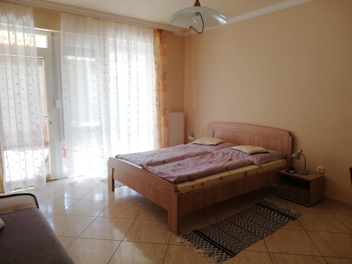 Imola És Andrea Apartmanház Hajdúszoboszló Exterior foto