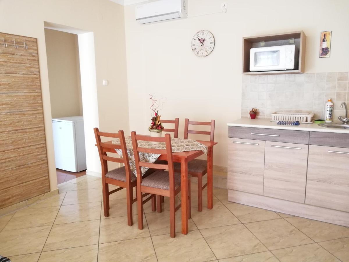 Imola És Andrea Apartmanház Hajdúszoboszló Exterior foto