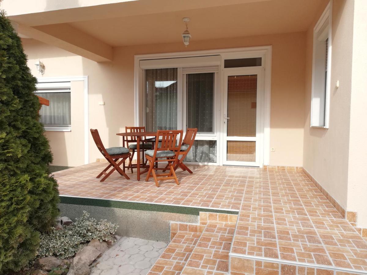 Imola És Andrea Apartmanház Hajdúszoboszló Exterior foto