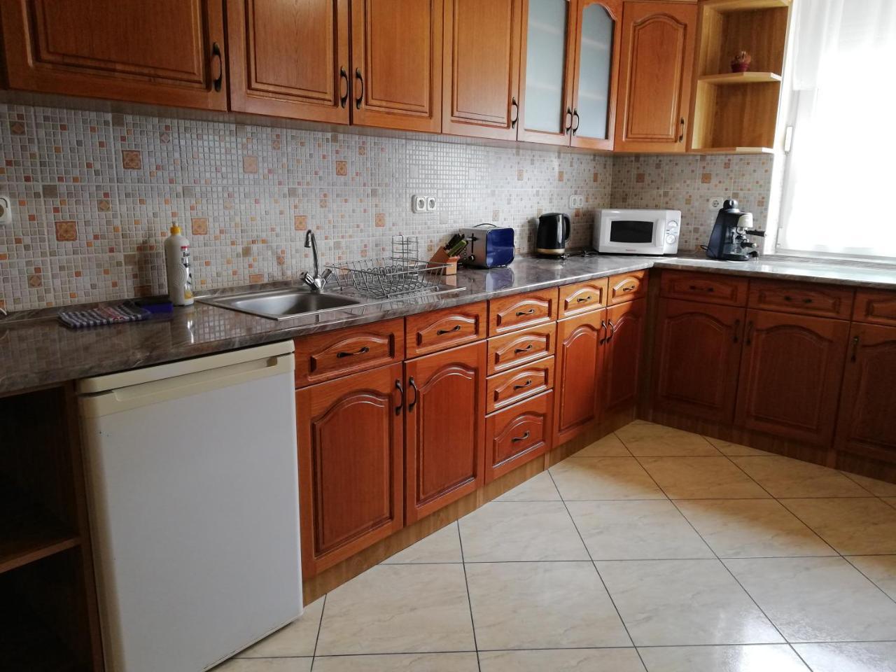Imola És Andrea Apartmanház Hajdúszoboszló Exterior foto