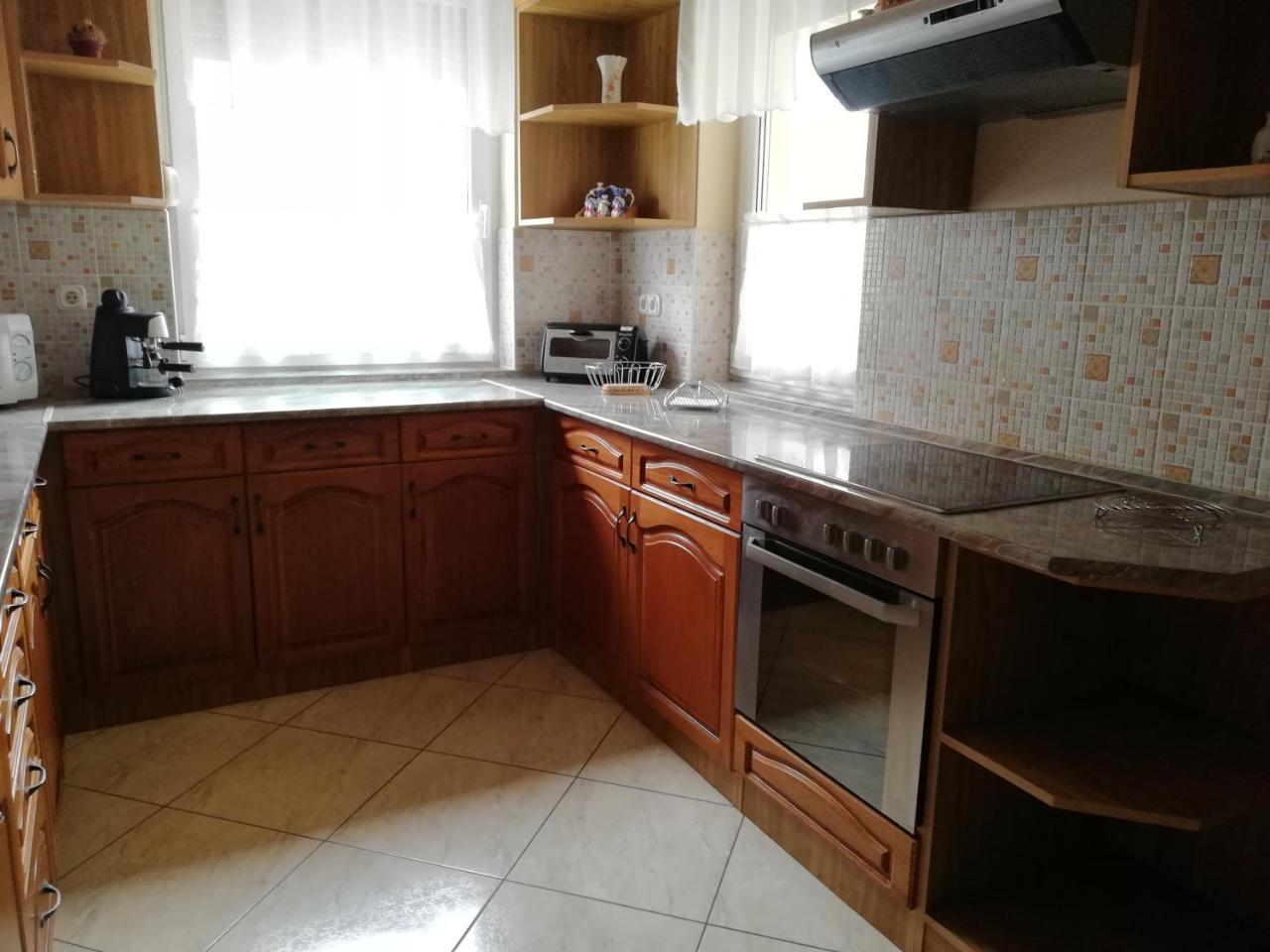 Imola És Andrea Apartmanház Hajdúszoboszló Exterior foto